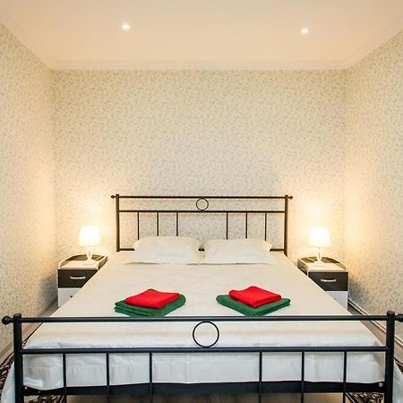 Lovely Apartment Tbilisi ภายนอก รูปภาพ