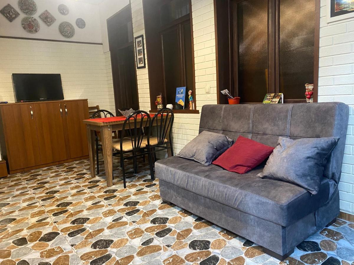 Lovely Apartment Tbilisi ภายนอก รูปภาพ